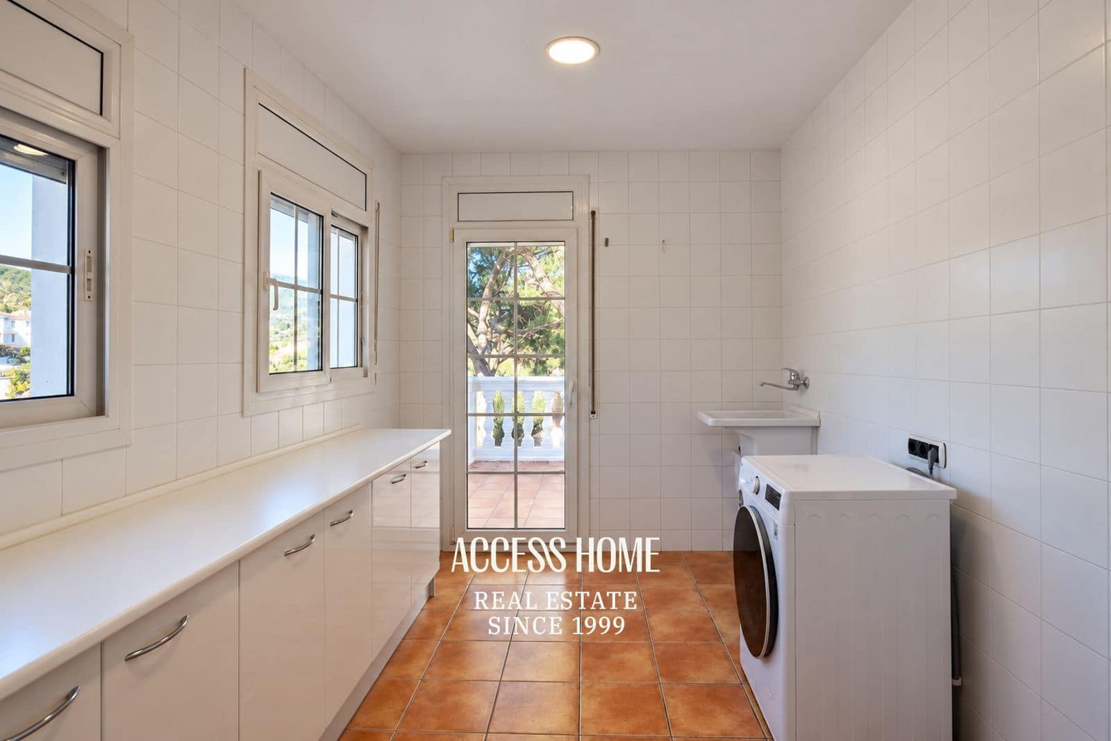 5 bedroom Villa for sale in Cabrils with pool garage - € 1,200,000 (Ref: 10179239)