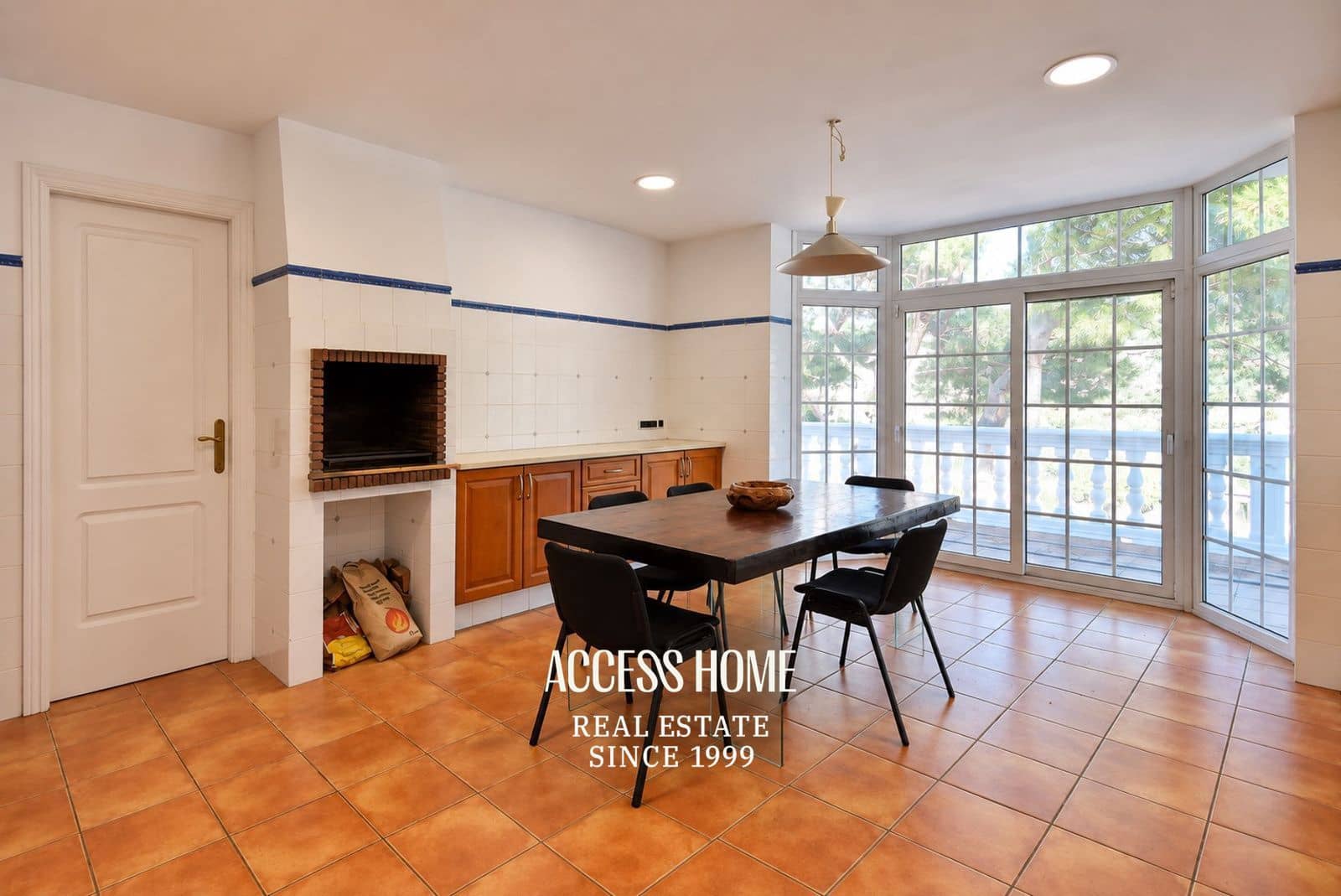 5 bedroom Villa for sale in Cabrils with pool garage - € 1,200,000 (Ref: 10179239)