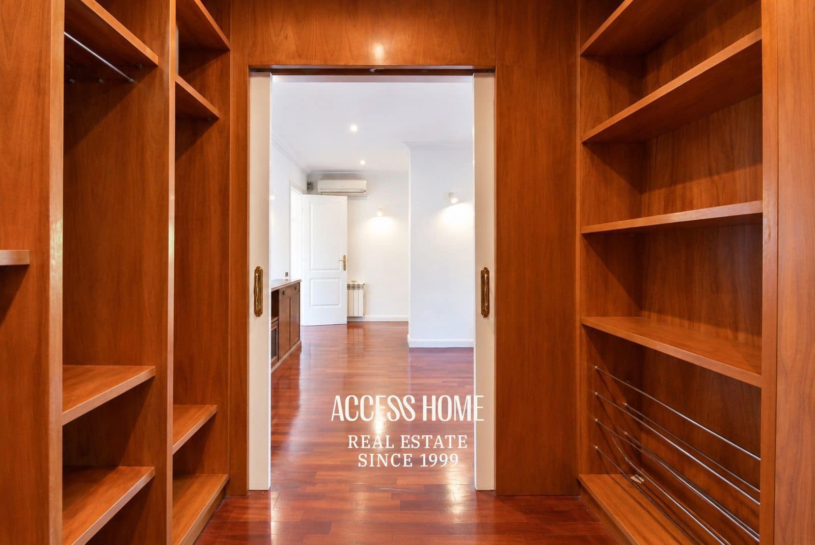 5 bedroom Villa for sale in Cabrils with pool garage - € 1,200,000 (Ref: 10179239)