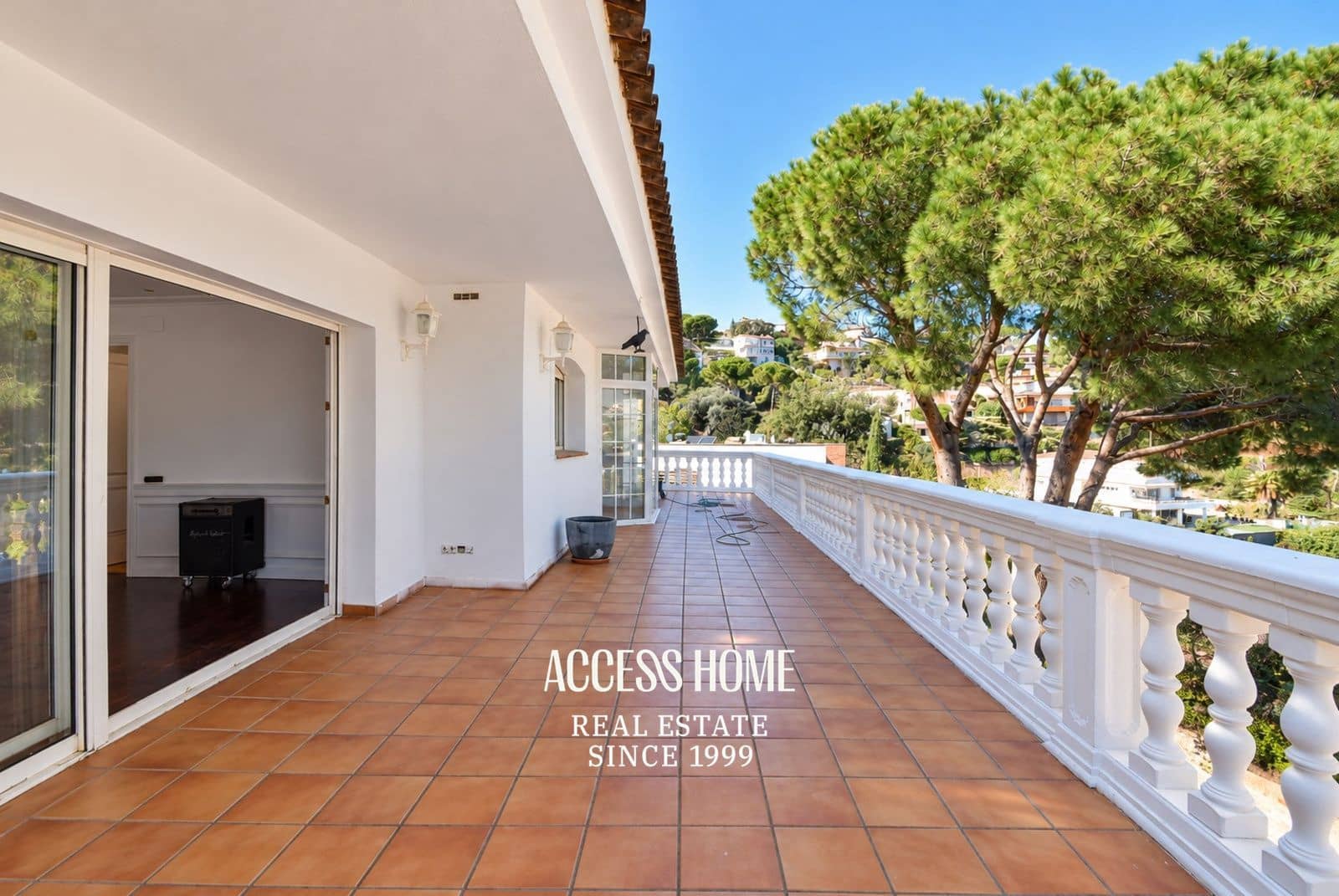 5 bedroom Villa for sale in Cabrils with pool garage - € 1,200,000 (Ref: 10179239)