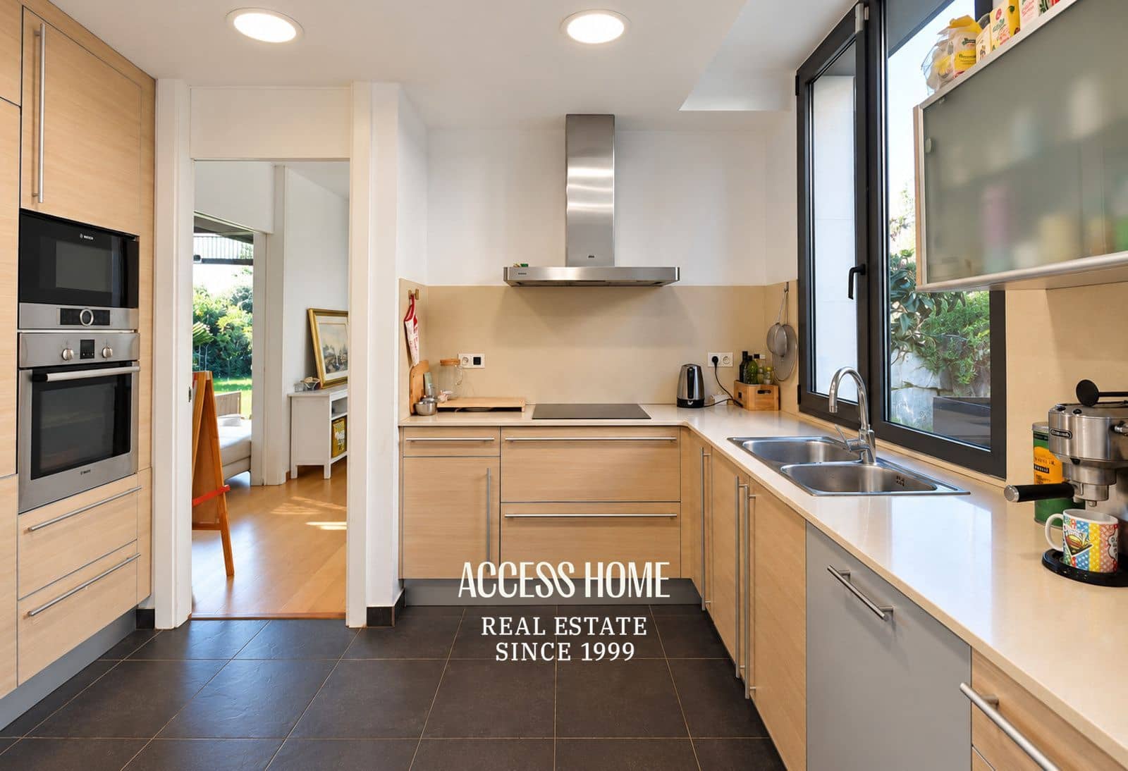 Chalet de 4 habitaciones en Sant Vicenç de Montalt en venta con garaje - 825.000 € (Ref: 10185979)