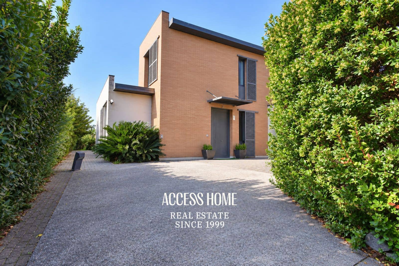 Chalet de 4 habitaciones en Sant Vicenç de Montalt en venta con garaje - 825.000 € (Ref: 10185979)