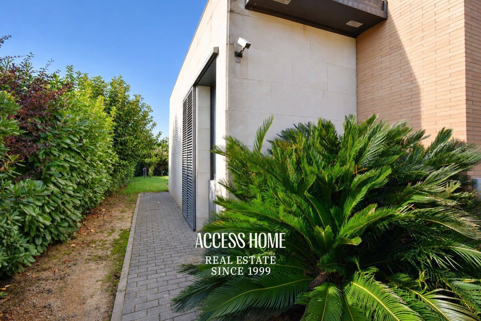 Chalet de 4 habitaciones en Sant Vicenç de Montalt en venta con garaje - 825.000 € (Ref: 10185979)
