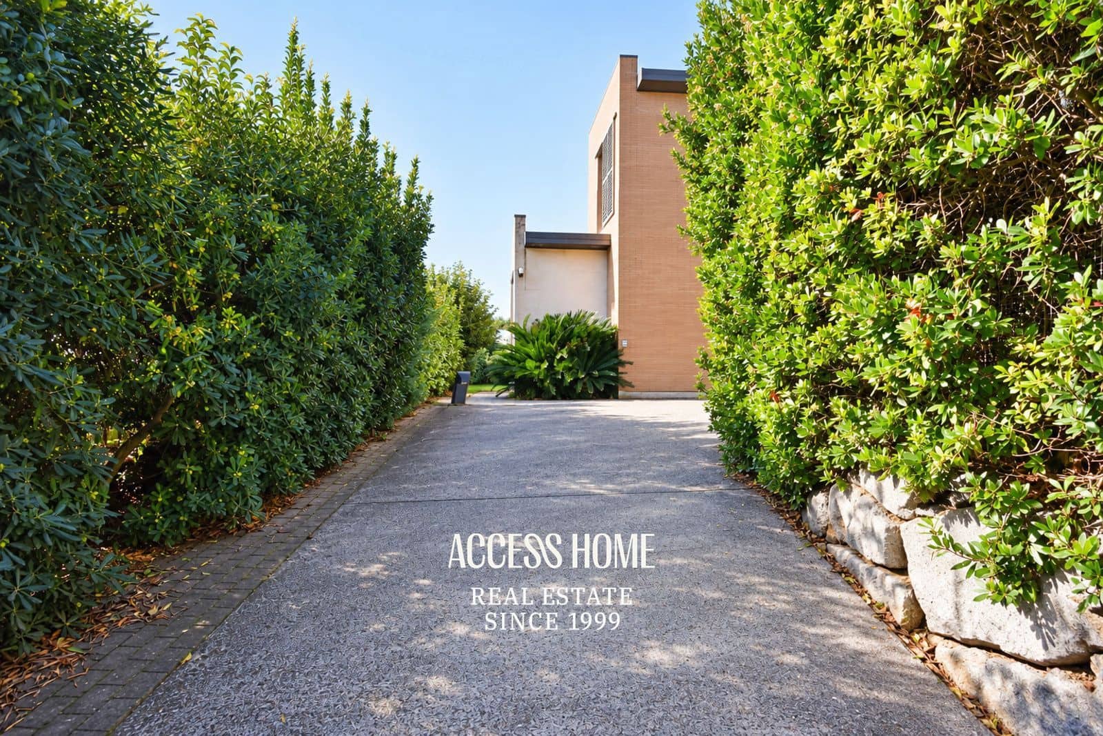 Chalet de 4 habitaciones en Sant Vicenç de Montalt en venta con garaje - 825.000 € (Ref: 10185979)