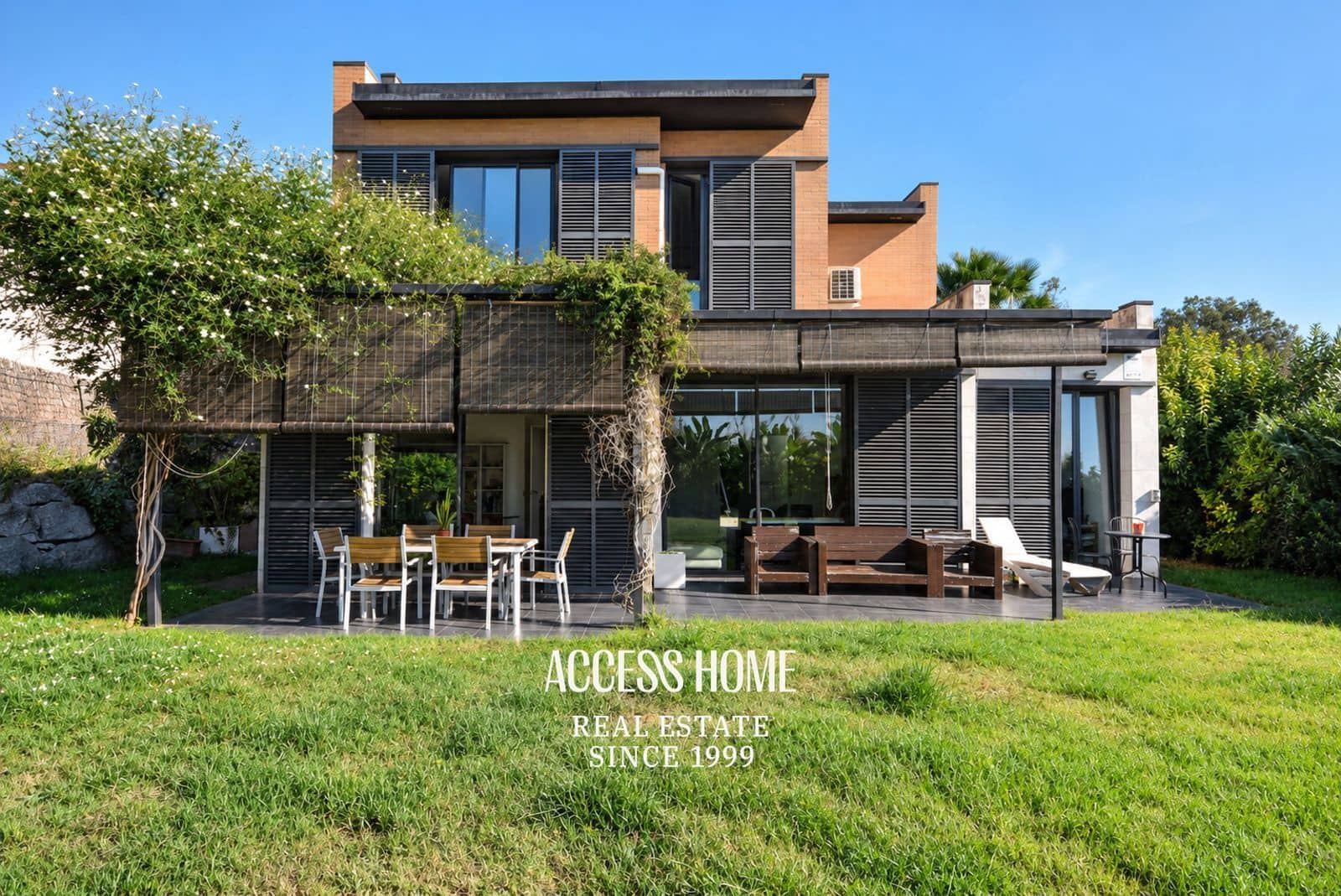 Chalet de 4 habitaciones en Sant Vicenç de Montalt en venta con garaje - 825.000 € (Ref: 10185979)