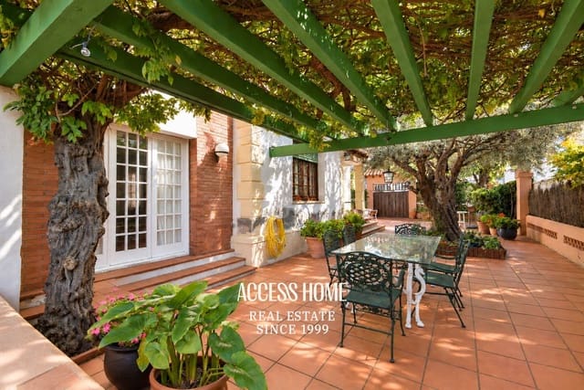 4 bedroom Villa for sale in Alella with pool - € 880,000 (Ref: 10186174)
