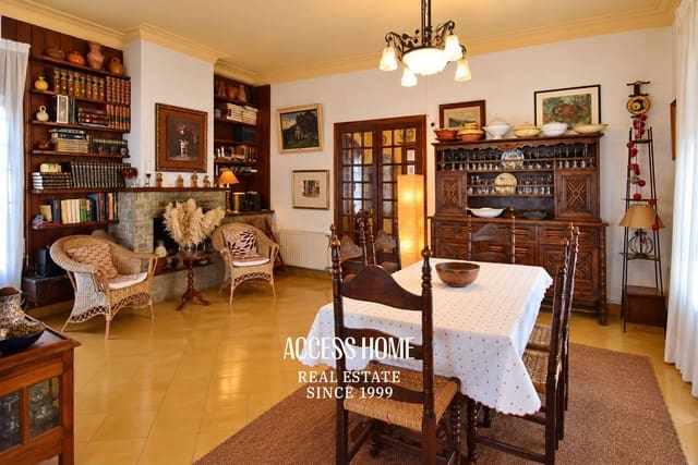 4 bedroom Villa for sale in Alella with pool - € 880,000 (Ref: 10186174)