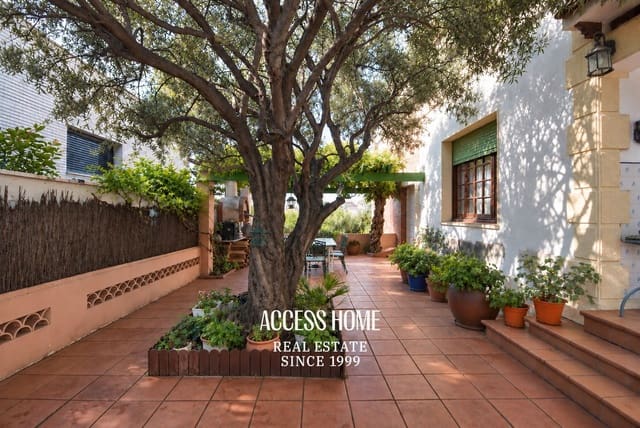 4 bedroom Villa for sale in Alella with pool - € 880,000 (Ref: 10186174)