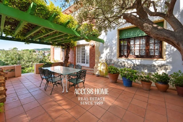 4 bedroom Villa for sale in Alella with pool - € 880,000 (Ref: 10186174)