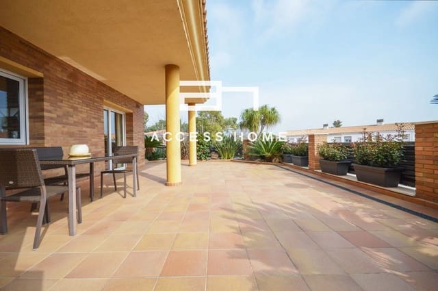 5 sovrum Villa till salu i Premià de Dalt med garage - 685 000 € (Ref: 5924938)