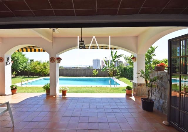 Chalet de 4 habitaciones en Teià en venta con piscina garaje - 828.000 € (Ref: 8376434)