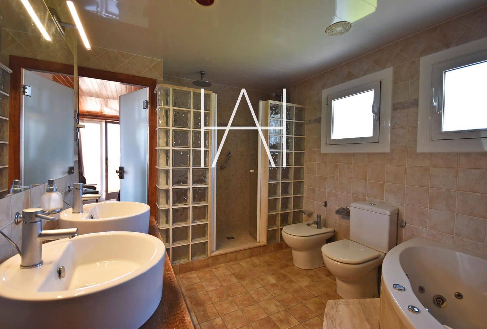 5 sypialnia Willa na sprzedaż w Vilassar de Dalt z basenem garażem - 675 000 € (Ref: 9067031)