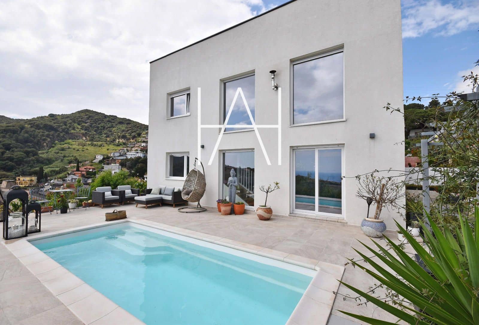 2 bedroom Villa for sale in Alella with pool garage - € 740,000 (Ref: 9086554)