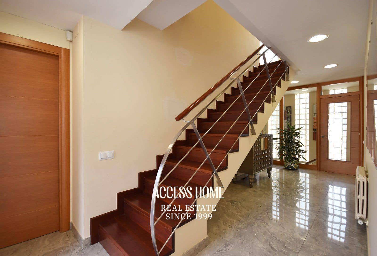 5 sypialnia Willa na sprzedaż w Sant Vicenc de Montalt z basenem garażem - 1 215 000 € (Ref: 9117934)