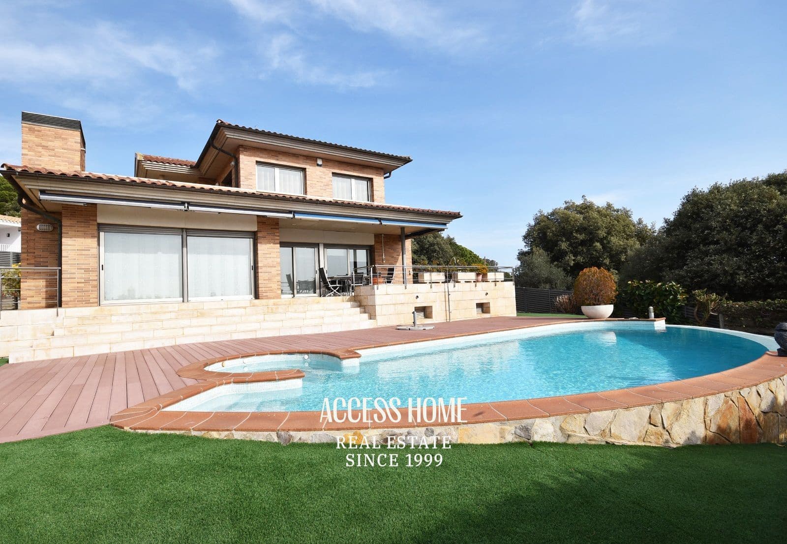 5 sypialnia Willa na sprzedaż w Sant Vicenc de Montalt z basenem garażem - 1 215 000 € (Ref: 9117934)