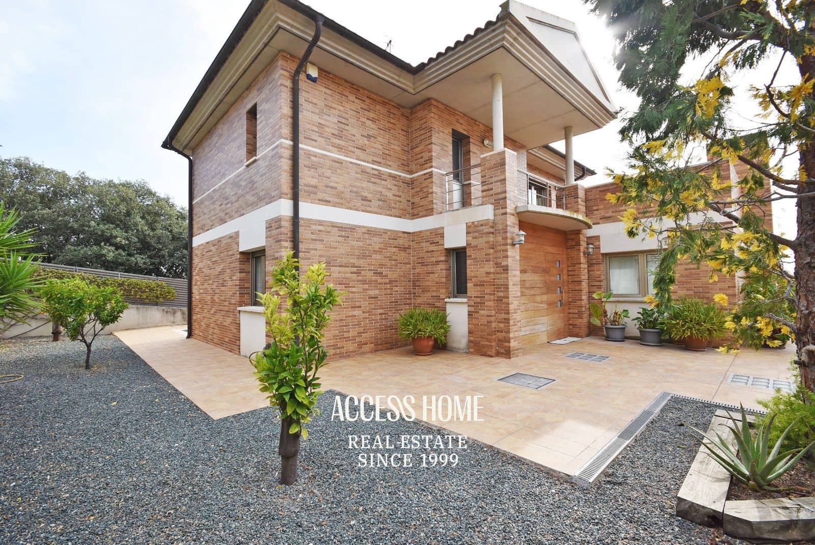 5 sypialnia Willa na sprzedaż w Sant Vicenc de Montalt z basenem garażem - 1 215 000 € (Ref: 9117934)