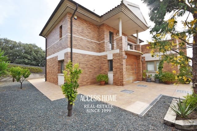 5 sypialnia Willa na sprzedaż w Sant Vicenç de Montalt z basenem garażem - 1 215 000 € (Ref: 9117934)