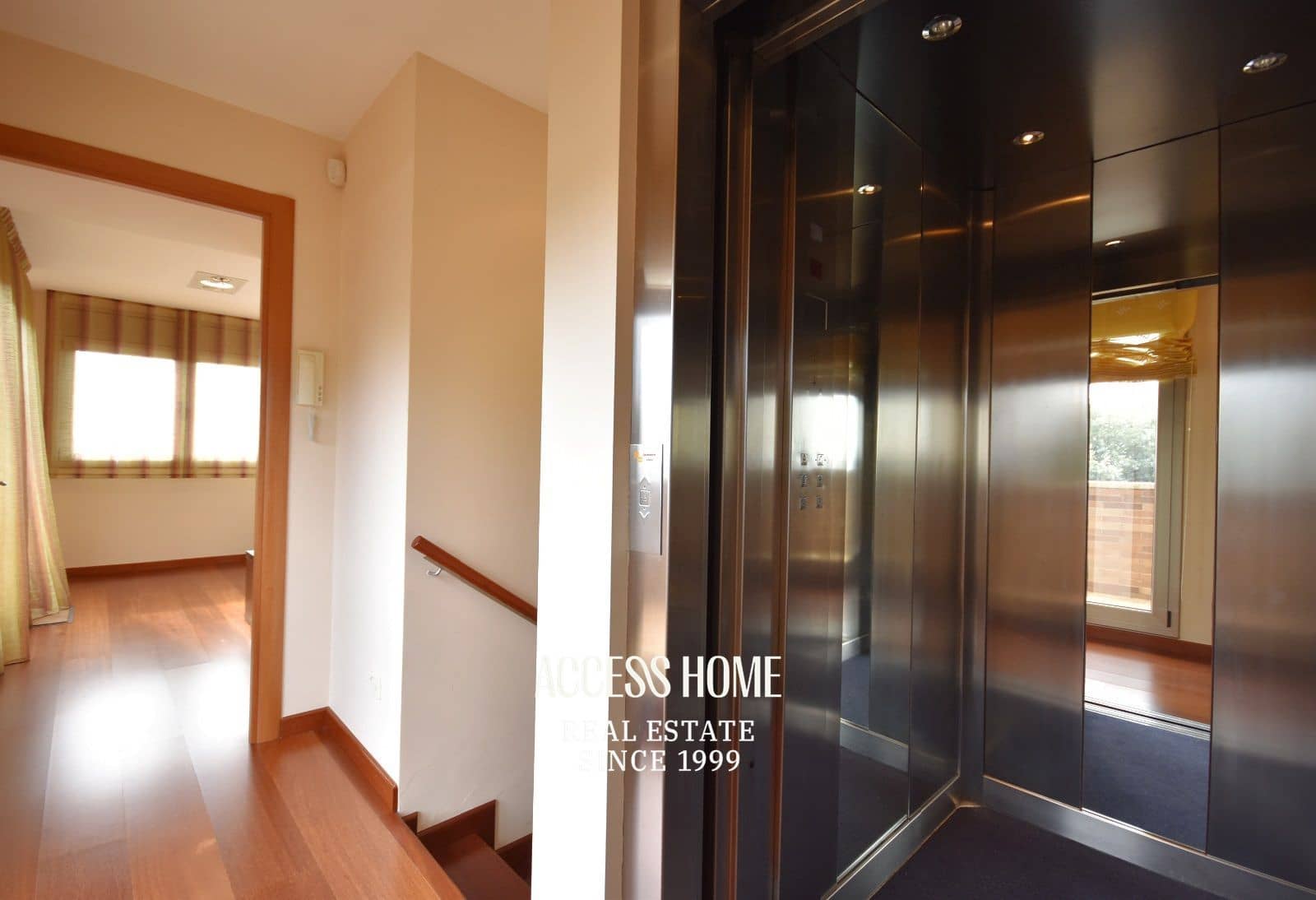 5 sypialnia Willa na sprzedaż w Sant Vicenc de Montalt z basenem garażem - 1 215 000 € (Ref: 9117934)