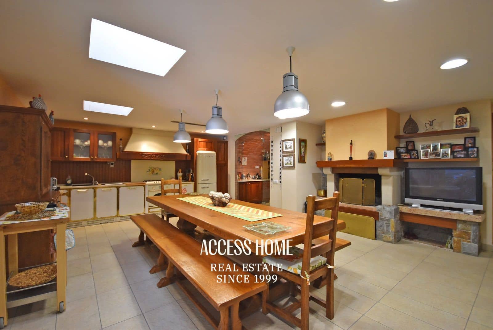 5 sypialnia Willa na sprzedaż w Sant Vicenc de Montalt z basenem garażem - 1 215 000 € (Ref: 9117934)