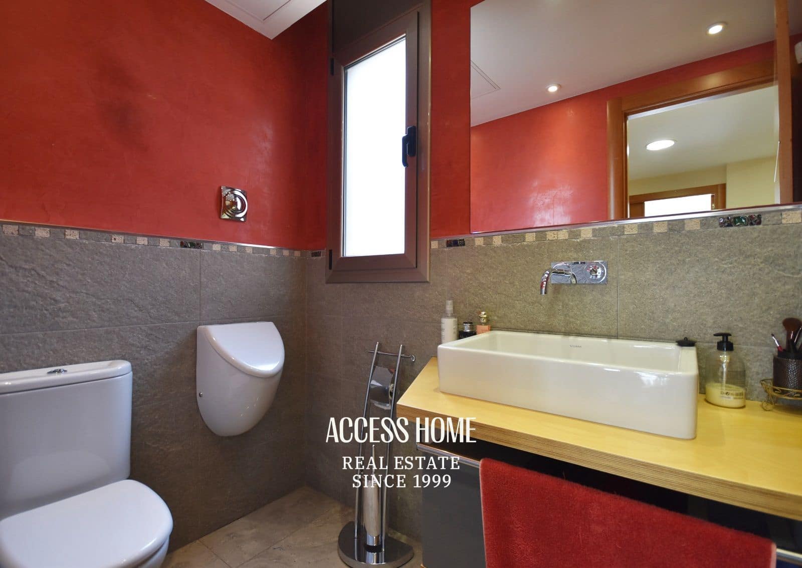 5 sypialnia Willa na sprzedaż w Sant Vicenc de Montalt z basenem garażem - 1 215 000 € (Ref: 9117934)