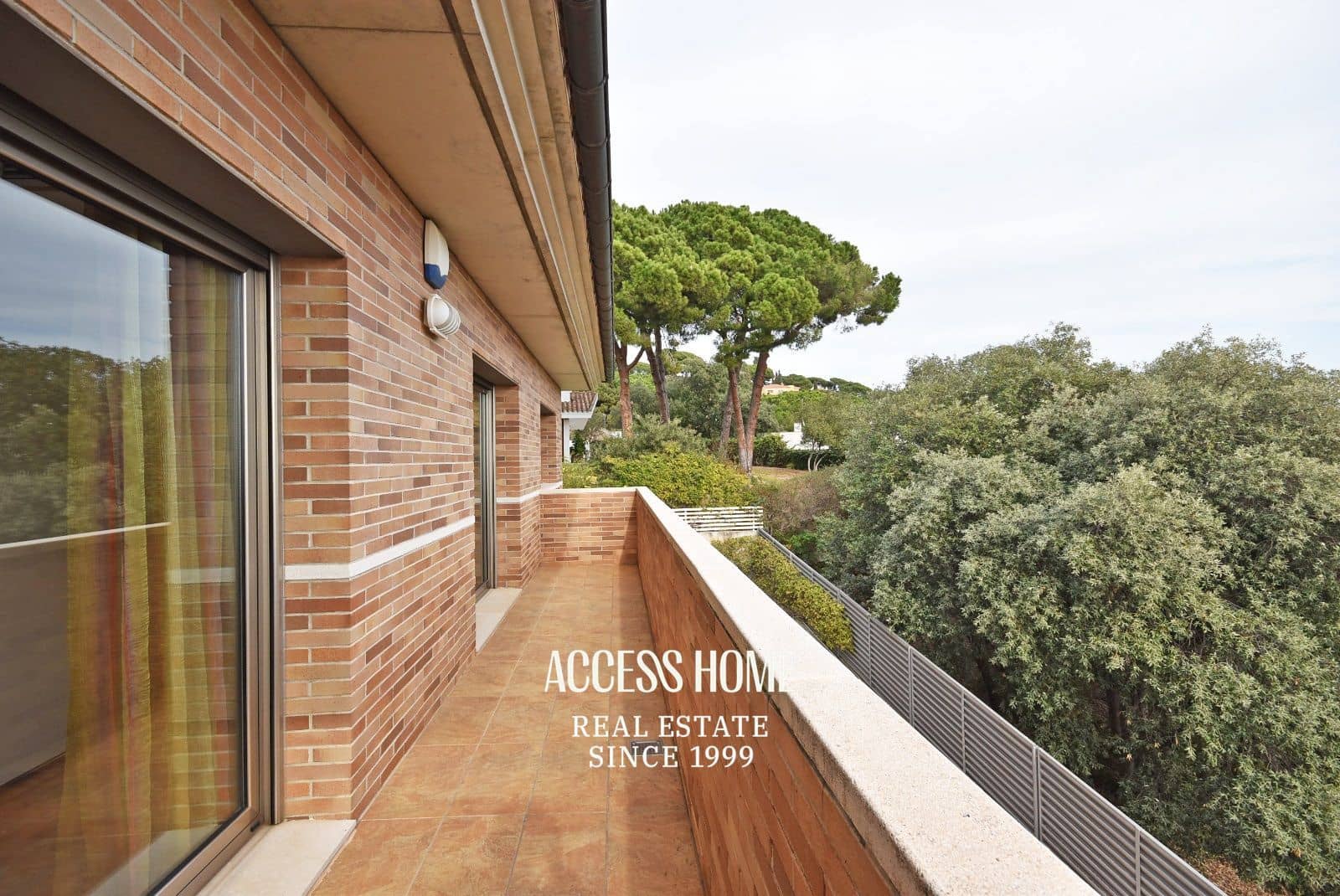 5 sypialnia Willa na sprzedaż w Sant Vicenc de Montalt z basenem garażem - 1 215 000 € (Ref: 9117934)