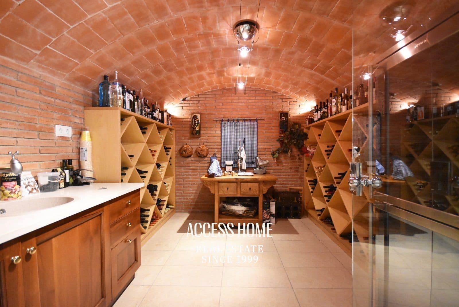 5 sypialnia Willa na sprzedaż w Sant Vicenc de Montalt z basenem garażem - 1 215 000 € (Ref: 9117934)