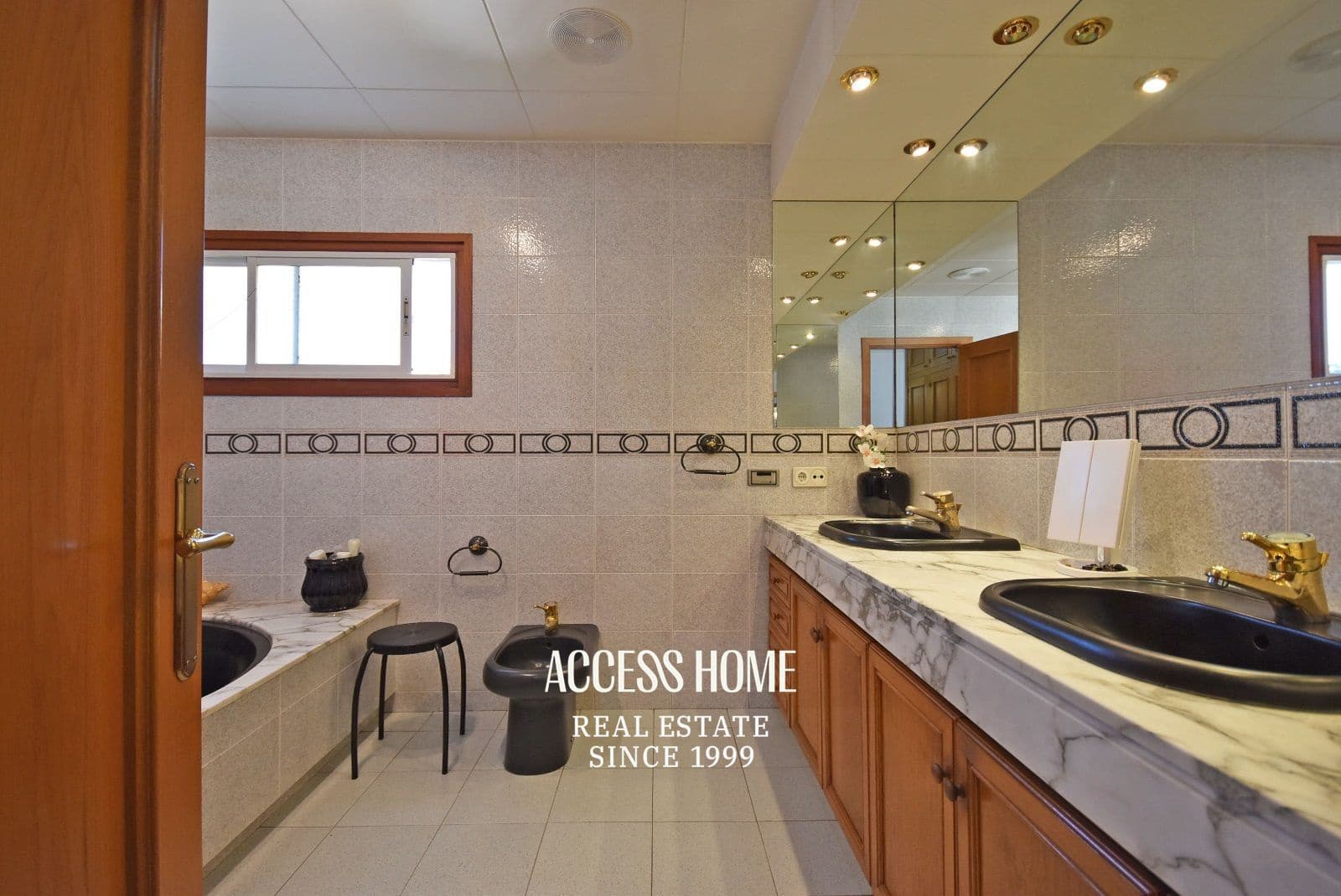 6 sypialnia Willa na sprzedaż w Canet de Mar z basenem garażem - 800 000 € (Ref: 9117935)