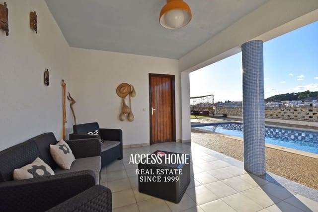 6 slaapkamer Villa te koop in Canet de Mar met zwembad garage - € 800.000 (Ref: 9117935)