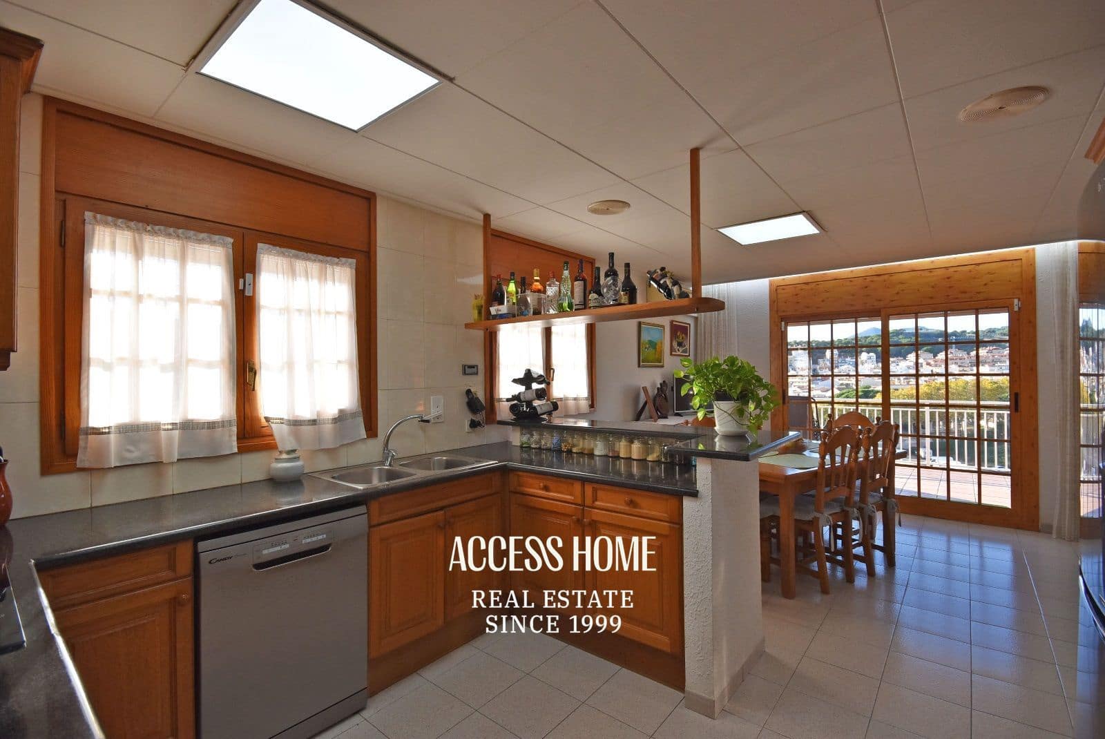 6 sypialnia Willa na sprzedaż w Canet de Mar z basenem garażem - 800 000 € (Ref: 9117935)