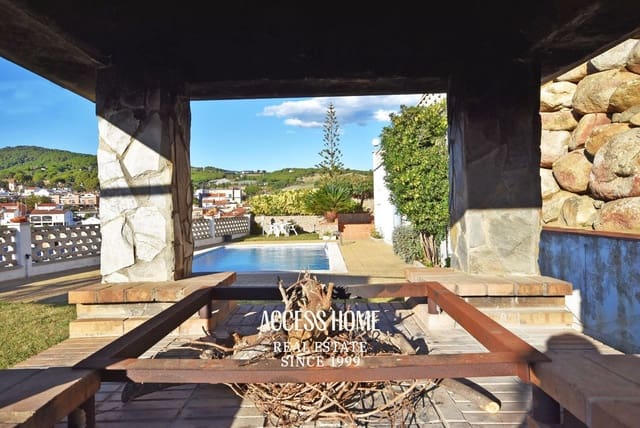 6 slaapkamer Villa te koop in Canet de Mar met zwembad garage - € 800.000 (Ref: 9117935)