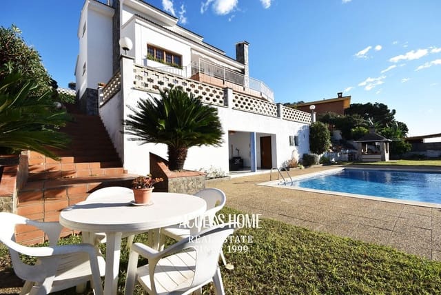 6 slaapkamer Villa te koop in Canet de Mar met zwembad garage - € 800.000 (Ref: 9117935)
