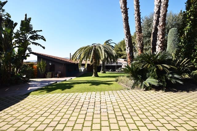 6 soverom Villa til salgs i Sant Vicenç de Montalt med svømmebasseng garasje - € 2 300 000 (Ref: 9117937)