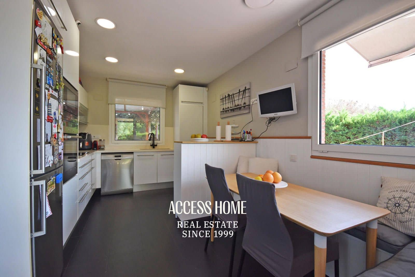 4 soveværelse Villa til salg i Sant Vicenc de Montalt med swimmingpool garage - € 1.195.000 (Ref: 9118063)