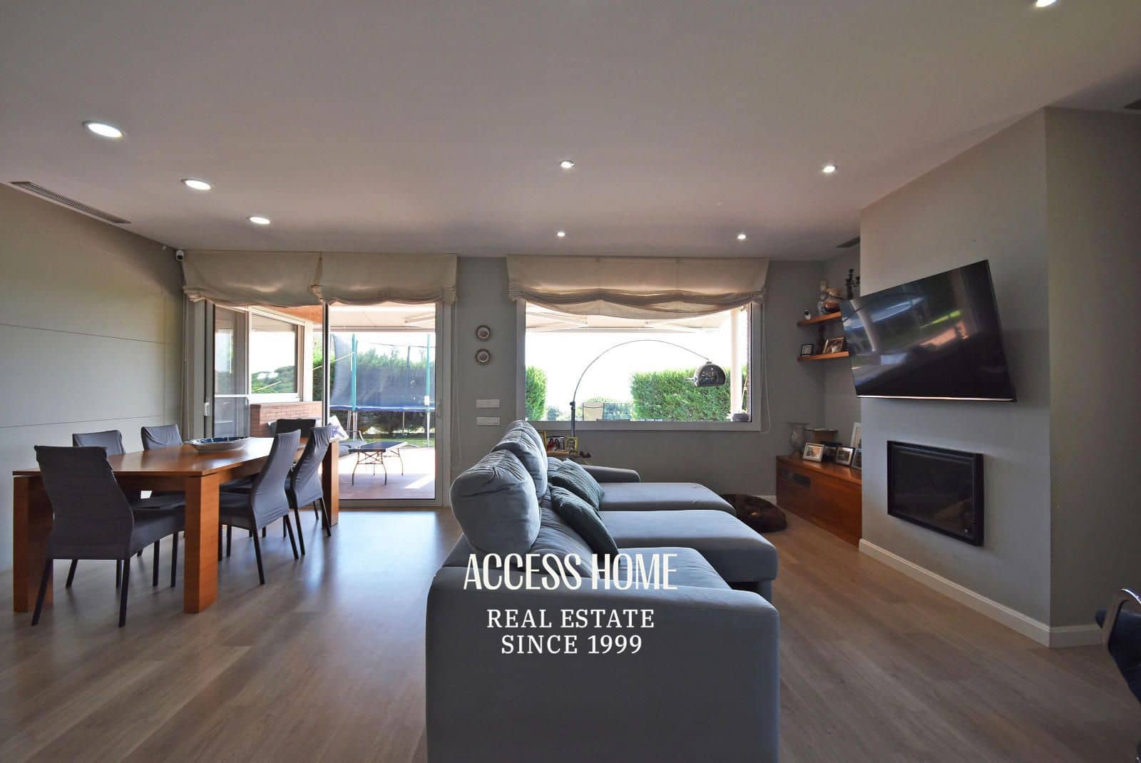 4 soveværelse Villa til salg i Sant Vicenc de Montalt med swimmingpool garage - € 1.195.000 (Ref: 9118063)