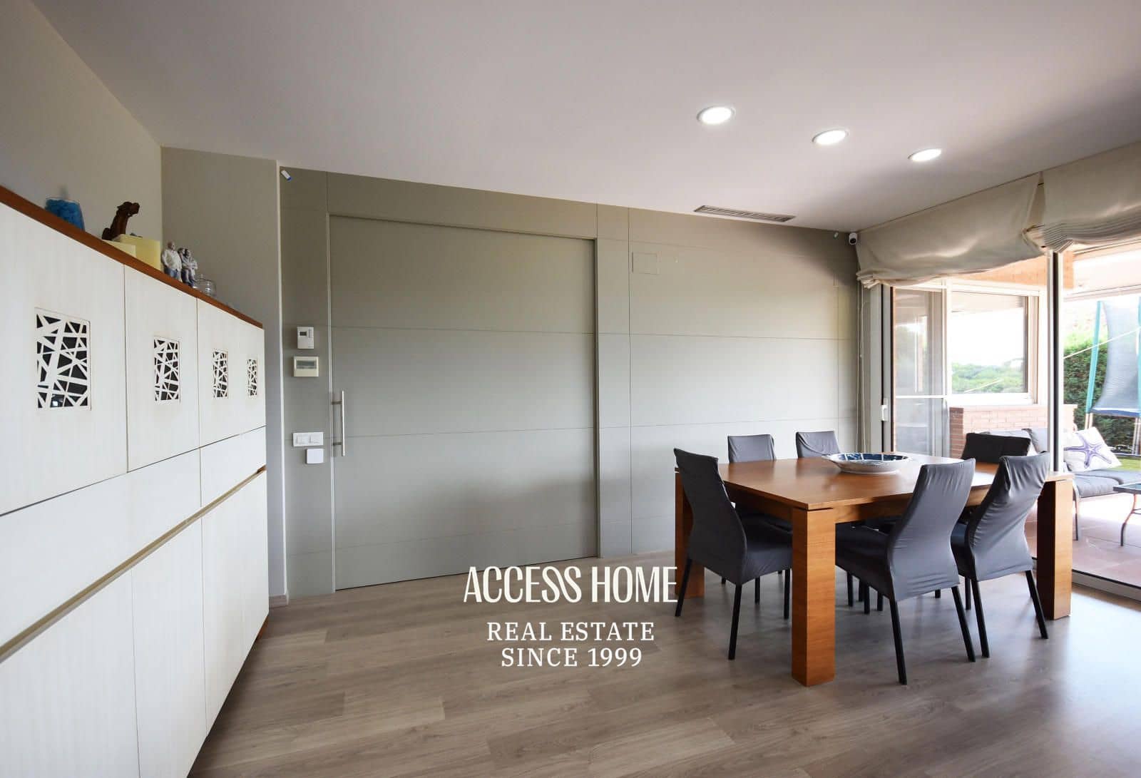 4 soveværelse Villa til salg i Sant Vicenc de Montalt med swimmingpool garage - € 1.195.000 (Ref: 9118063)