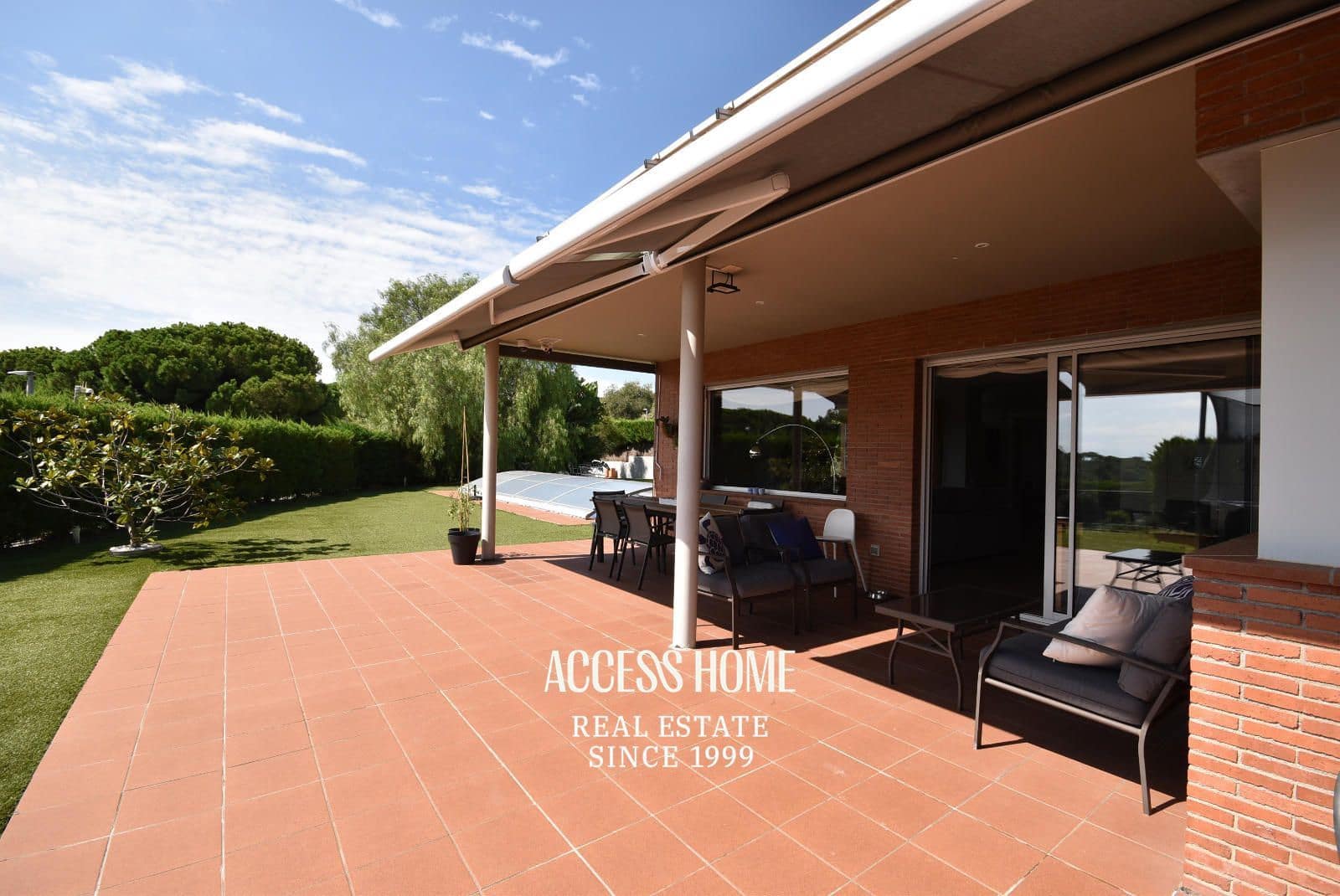 4 soveværelse Villa til salg i Sant Vicenc de Montalt med swimmingpool garage - € 1.195.000 (Ref: 9118063)