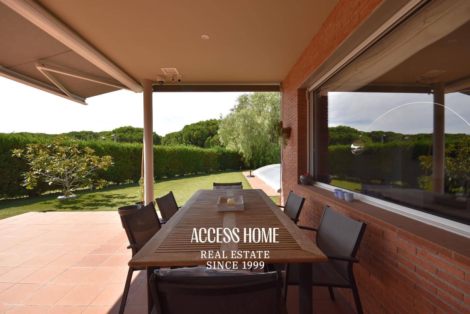 4 soveværelse Villa til salg i Sant Vicenc de Montalt med swimmingpool garage - € 1.195.000 (Ref: 9118063)