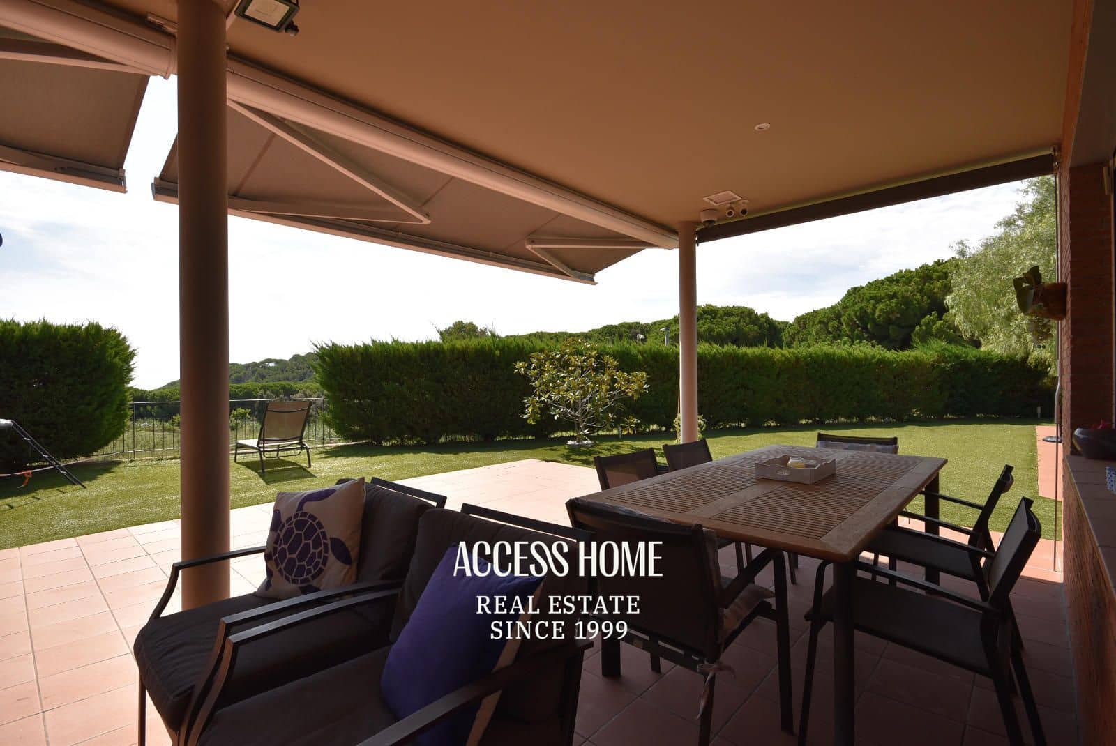 4 soveværelse Villa til salg i Sant Vicenc de Montalt med swimmingpool garage - € 1.195.000 (Ref: 9118063)