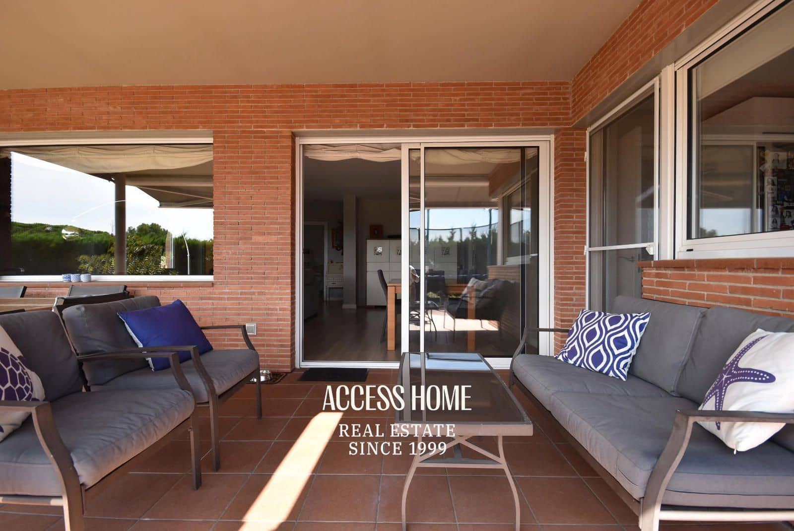 4 soveværelse Villa til salg i Sant Vicenc de Montalt med swimmingpool garage - € 1.195.000 (Ref: 9118063)