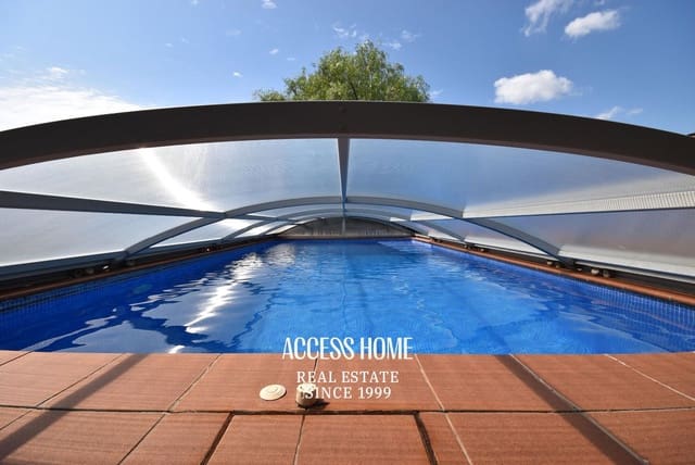 4 soverom Villa til salgs i Sant Vicenç de Montalt med svømmebasseng garasje - € 1 195 000 (Ref: 9118063)
