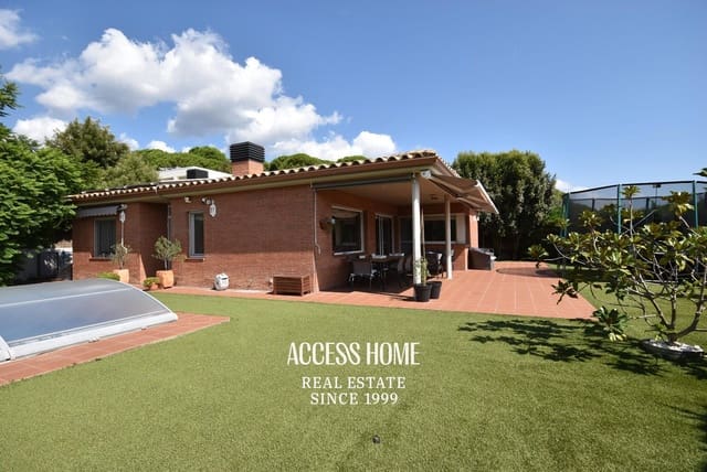 4 soverom Villa til salgs i Sant Vicenç de Montalt med svømmebasseng garasje - € 1 195 000 (Ref: 9118063)