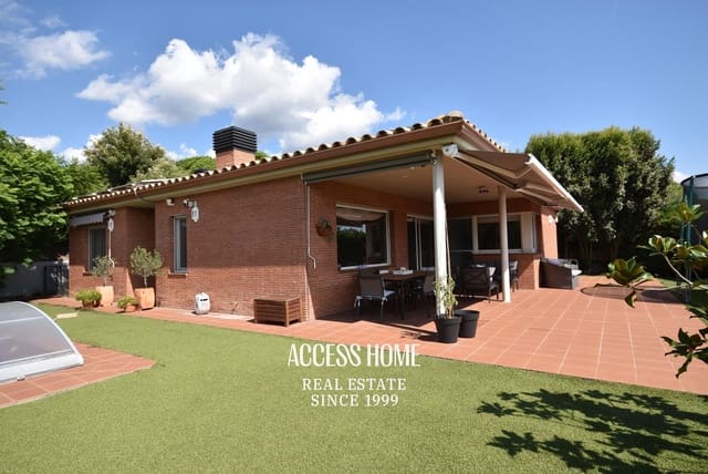 4 soverom Villa til salgs i Sant Vicenç de Montalt med svømmebasseng garasje - € 1 195 000 (Ref: 9118063)