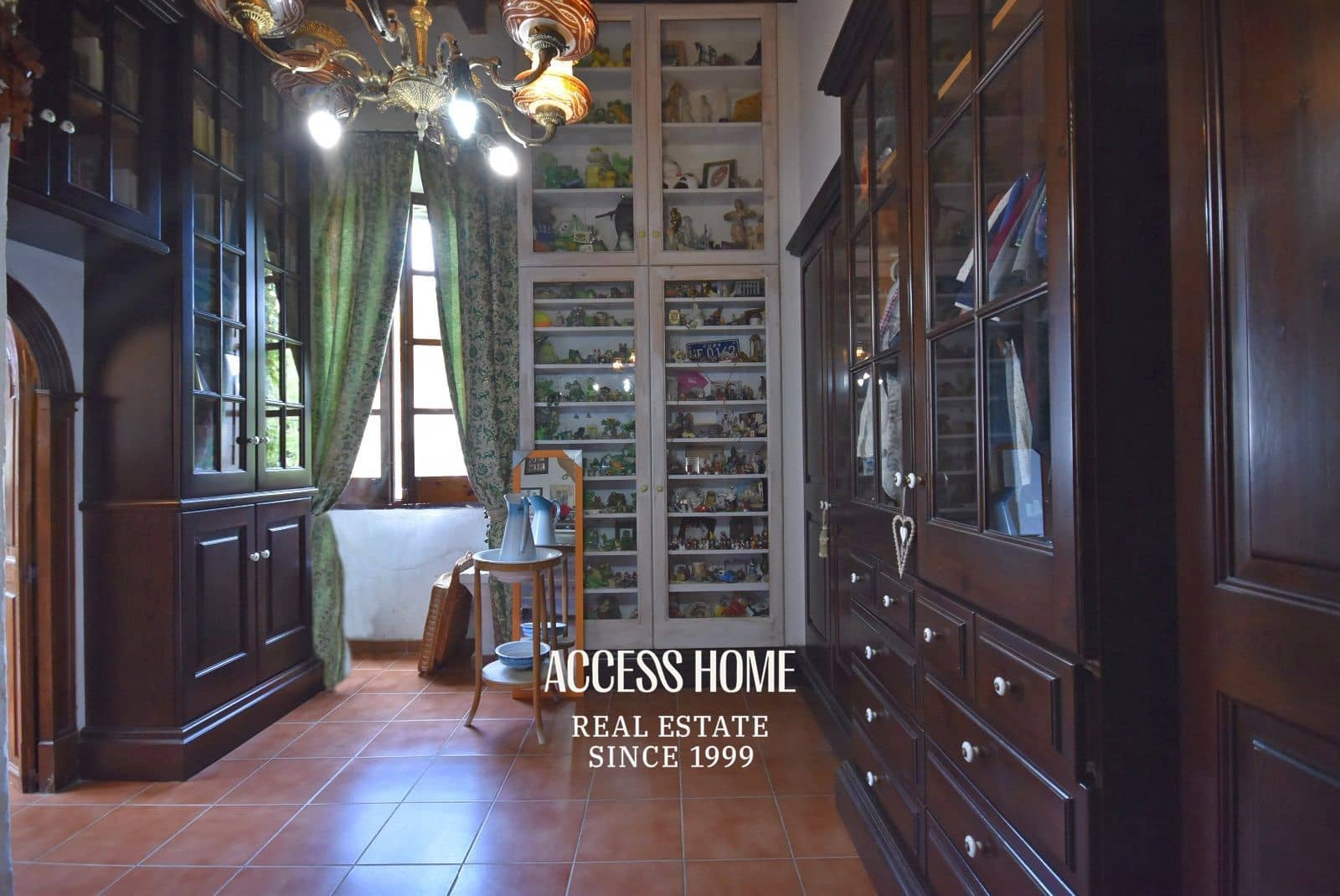 6 makuuhuone Huvila myytävänä paikassa Sant Andreu de Llavaneres mukana uima-altaan - 1 600 000 € (Ref: 9118384)