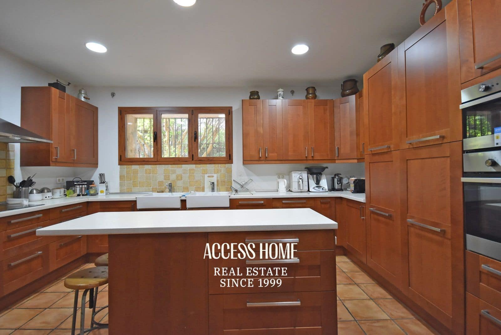 6 makuuhuone Huvila myytävänä paikassa Sant Andreu de Llavaneres mukana uima-altaan - 1 600 000 € (Ref: 9118384)