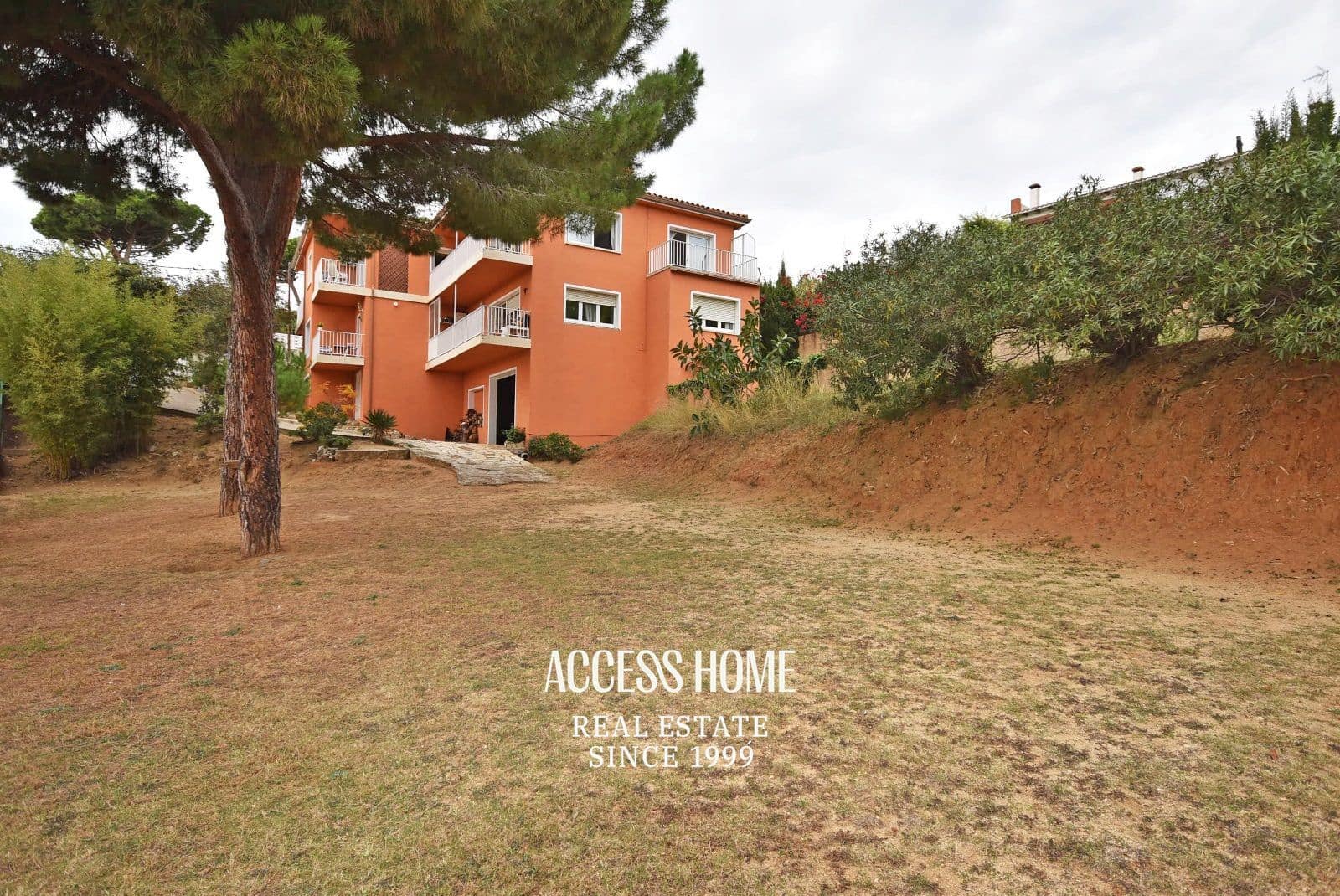 11 sypialnia Willa na sprzedaż w Canet de Mar z basenem garażem - 860 000 € (Ref: 9118385)