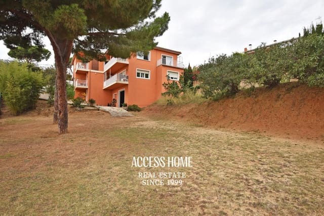 11 soveværelse Villa til salg i Canet de Mar med swimmingpool garage - € 860.000 (Ref: 9118385)
