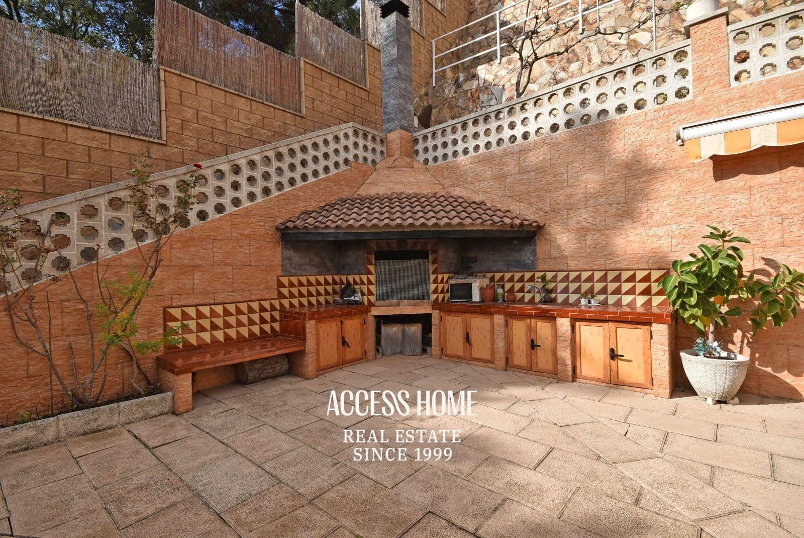 4 soverom Villa til salgs i Arenys de Munt med svømmebasseng garasje - € 575 000 (Ref: 9118386)