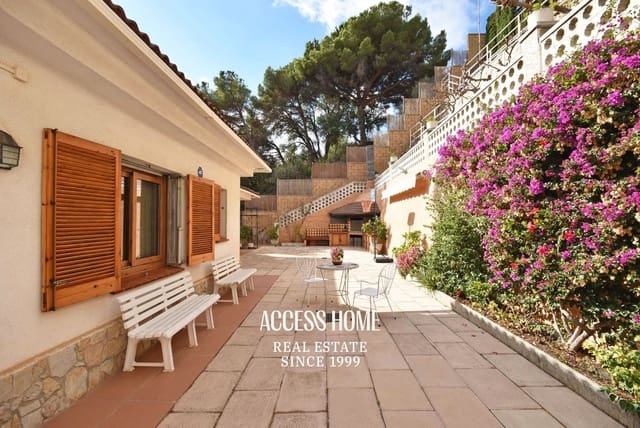 4 soverom Villa til salgs i Arenys de Munt med svømmebasseng garasje - € 575 000 (Ref: 9118386)