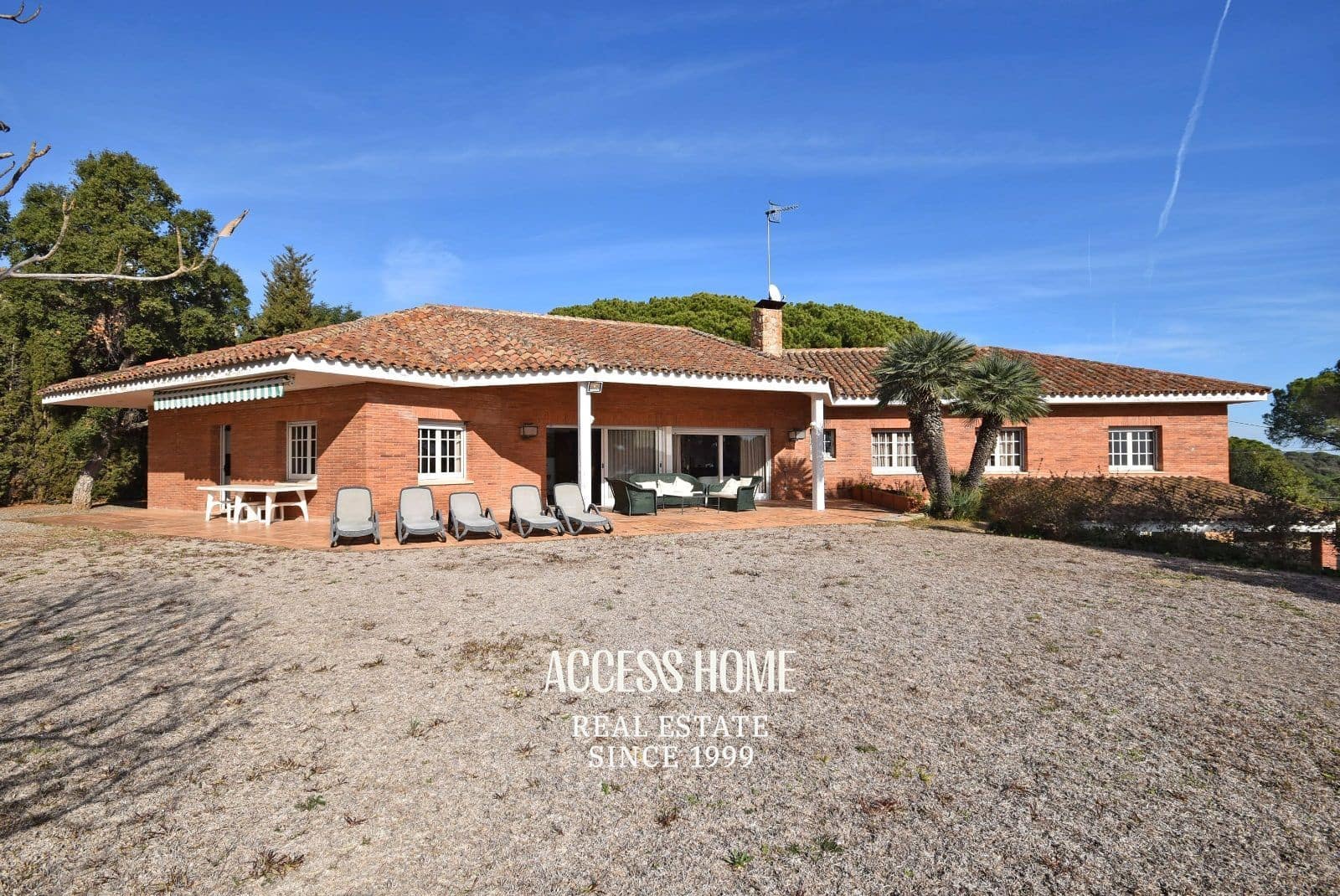 5 slaapkamer Villa te koop in Sant Vicenc de Montalt met zwembad garage - € 1.575.000 (Ref: 9118391)
