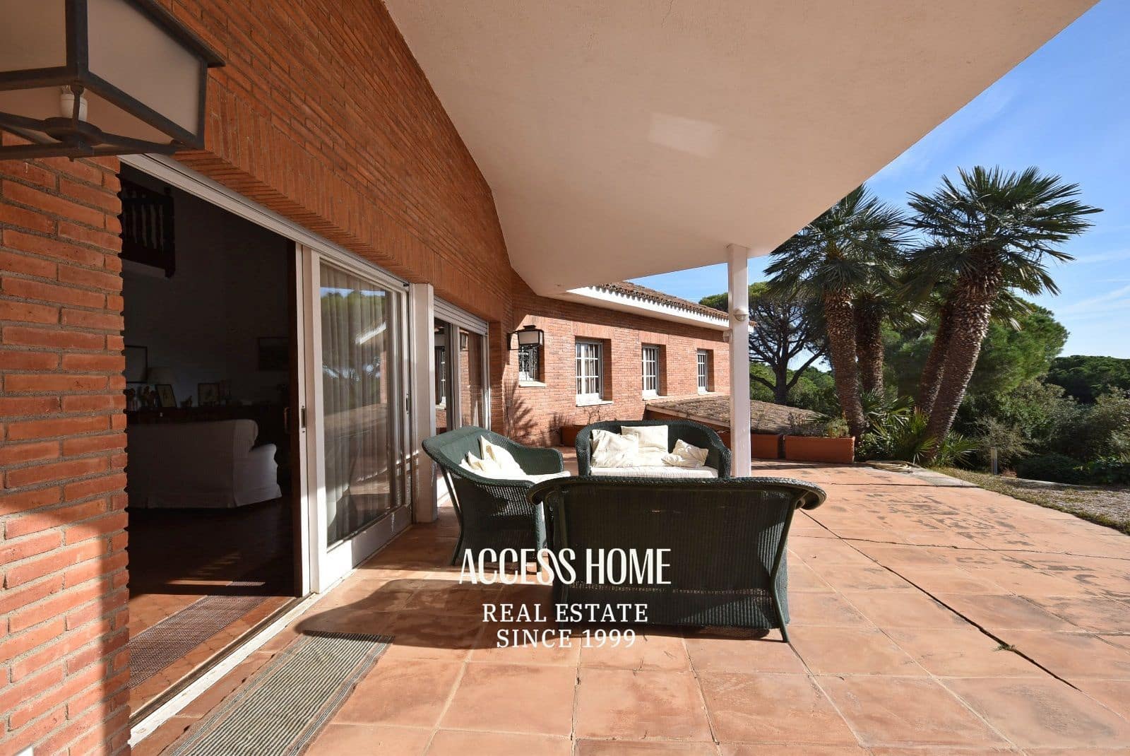 5 slaapkamer Villa te koop in Sant Vicenc de Montalt met zwembad garage - € 1.575.000 (Ref: 9118391)